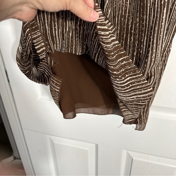 Coldwater Creek sleeveless v-neck top, size M, brown/cream, chiffon, flowy - Picture 3 of 10